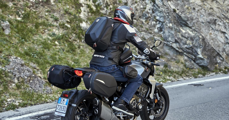 Parte 3: Accesorios. Guía completa para tu primer viaje en moto - Vetrox